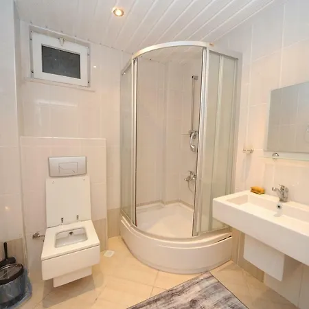 Lux Mustakil 3 * ألانيا